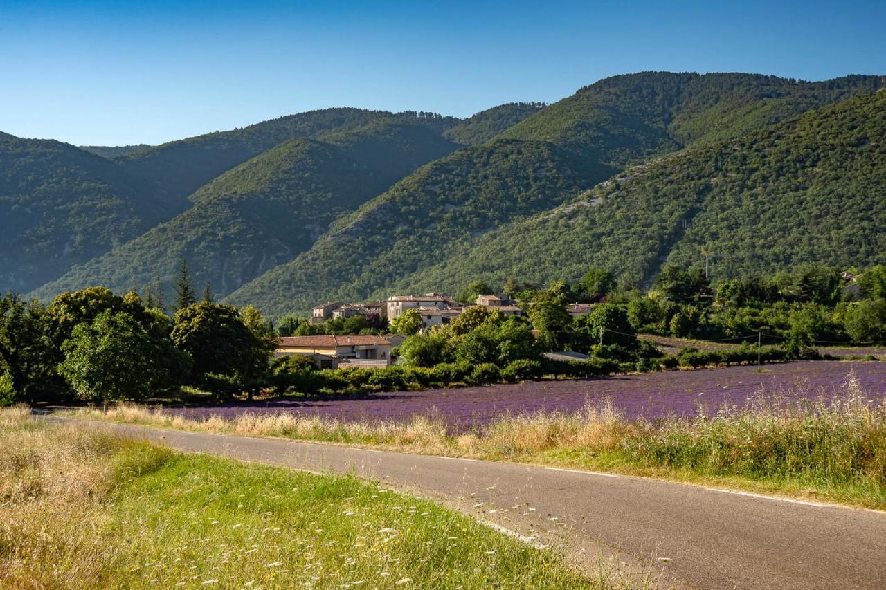 Gite La Lavande Luberon - Vantrois Residences Auribeau Exterior photo